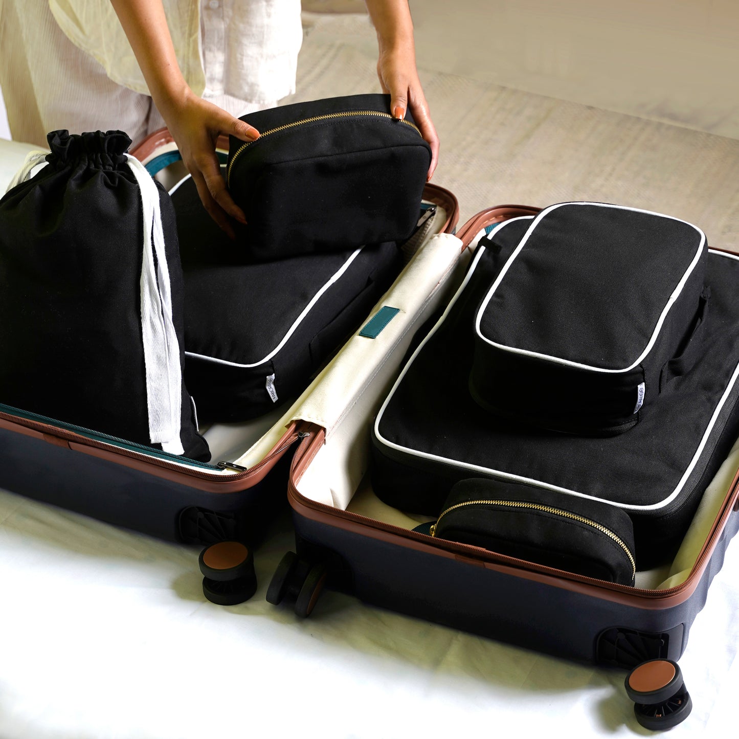 Complete Cotton Travel Set – 9 Pieces Black Voyage