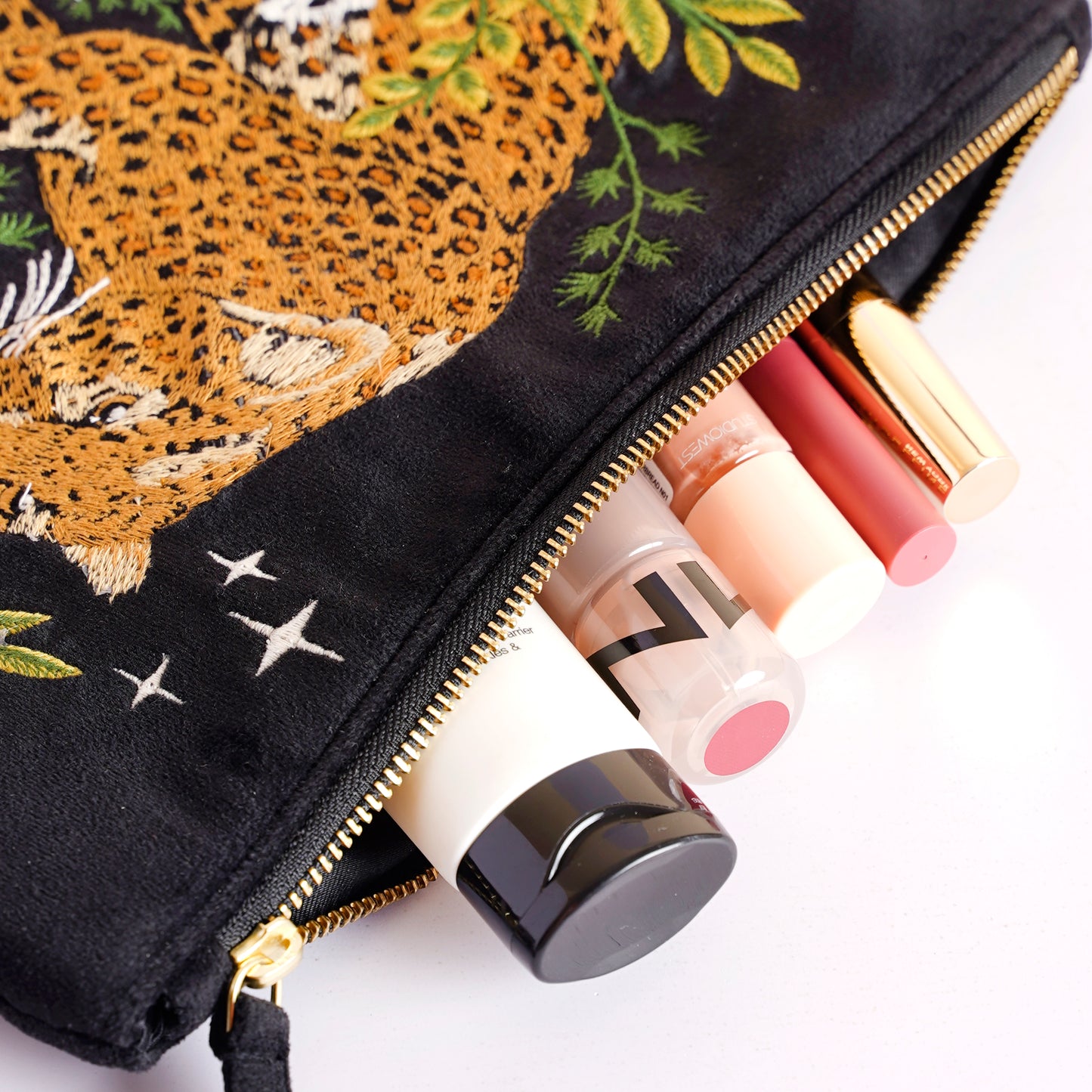 Everyday Pouch Leopard’s Grace Black
