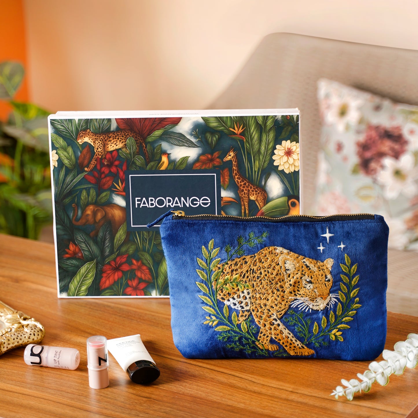 Everyday Pouch Leopard’s Grace Blue