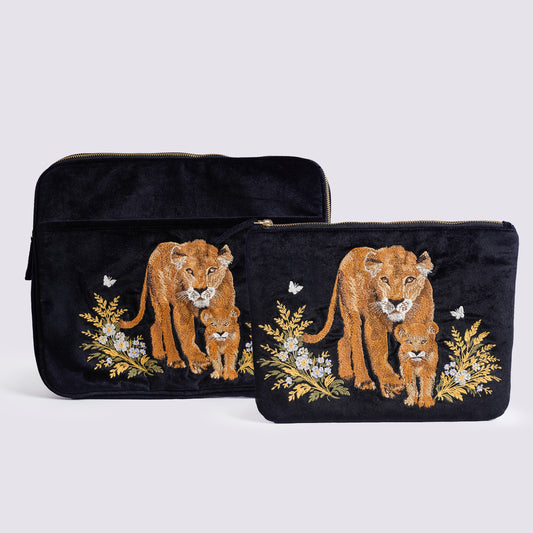 Wild Grace Set Lion's Legacy Savannah Black Laptop Sleeve & Everyday Pouch