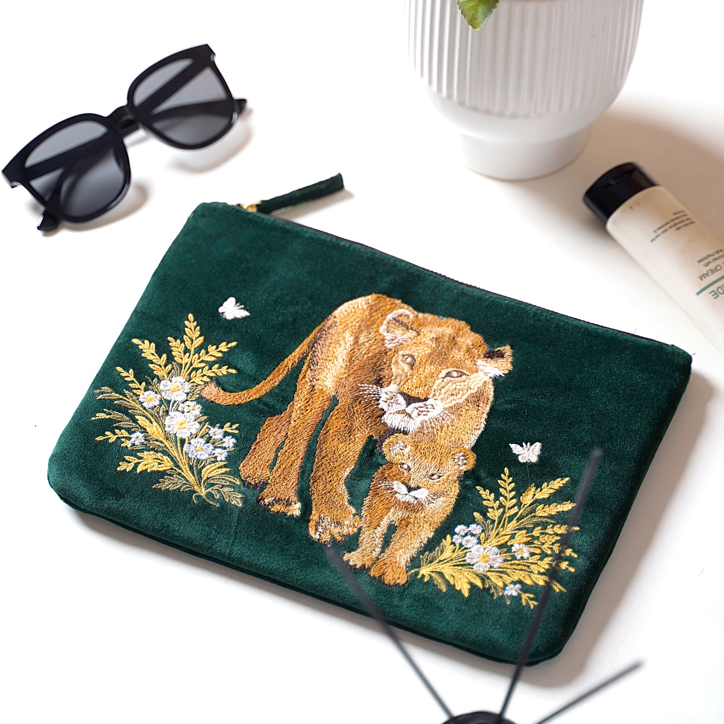 Everyday Pouch Lion's Legacy Forest Green